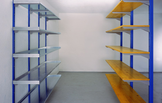 Wandregal & Regal mit Boden-Decken-Sperrsäulen